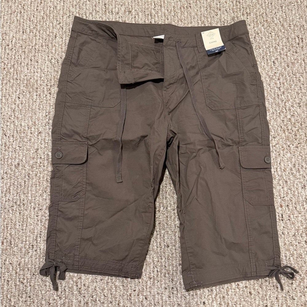 NWT St. John’s Bay Women’s Petite Capri